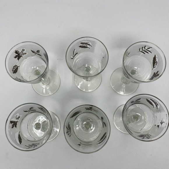 Set of 6 Vintage Wine Glasses - Picture 6 of 11
